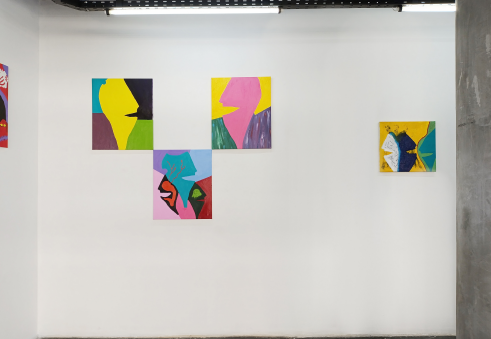 Obras da exposição Cachimônias instaladas na Asa BASA, em Curitiba